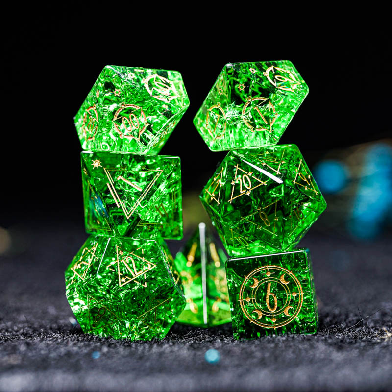 Board Game Logo - 녹색 유리 D & D 주사위
